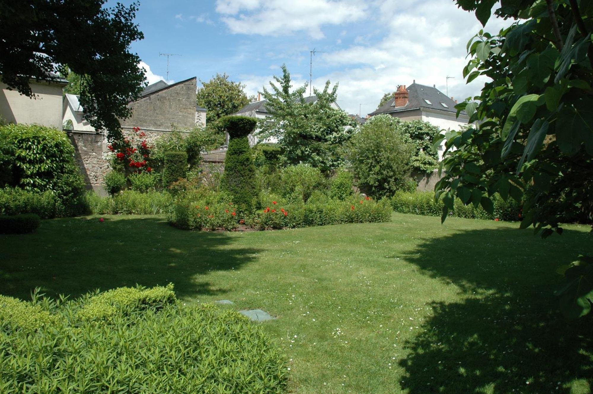 A L'abri Du Ginkgo *